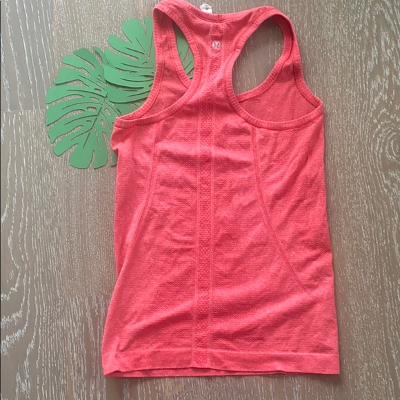 Lululemon Tank Top - Great Colour! Size 4 🌸 - Picture 3 of 4